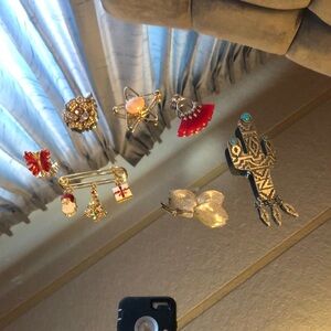 Set of (7) Pins & Pendants